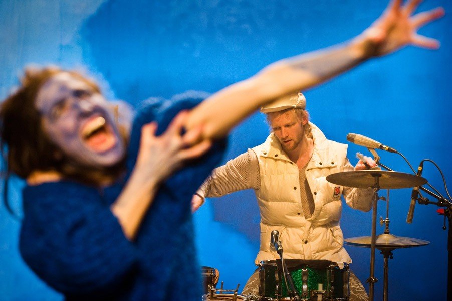 Songs at the end of the world, Wunderbaum.