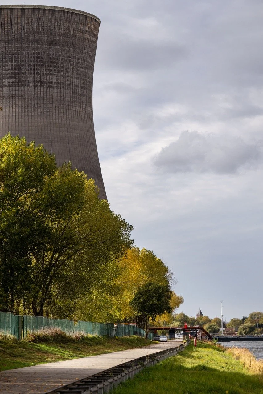 Koeltoren in de  Gentse haven.