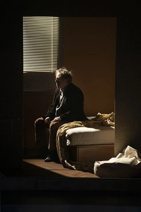 Beginners, Malpertuis.