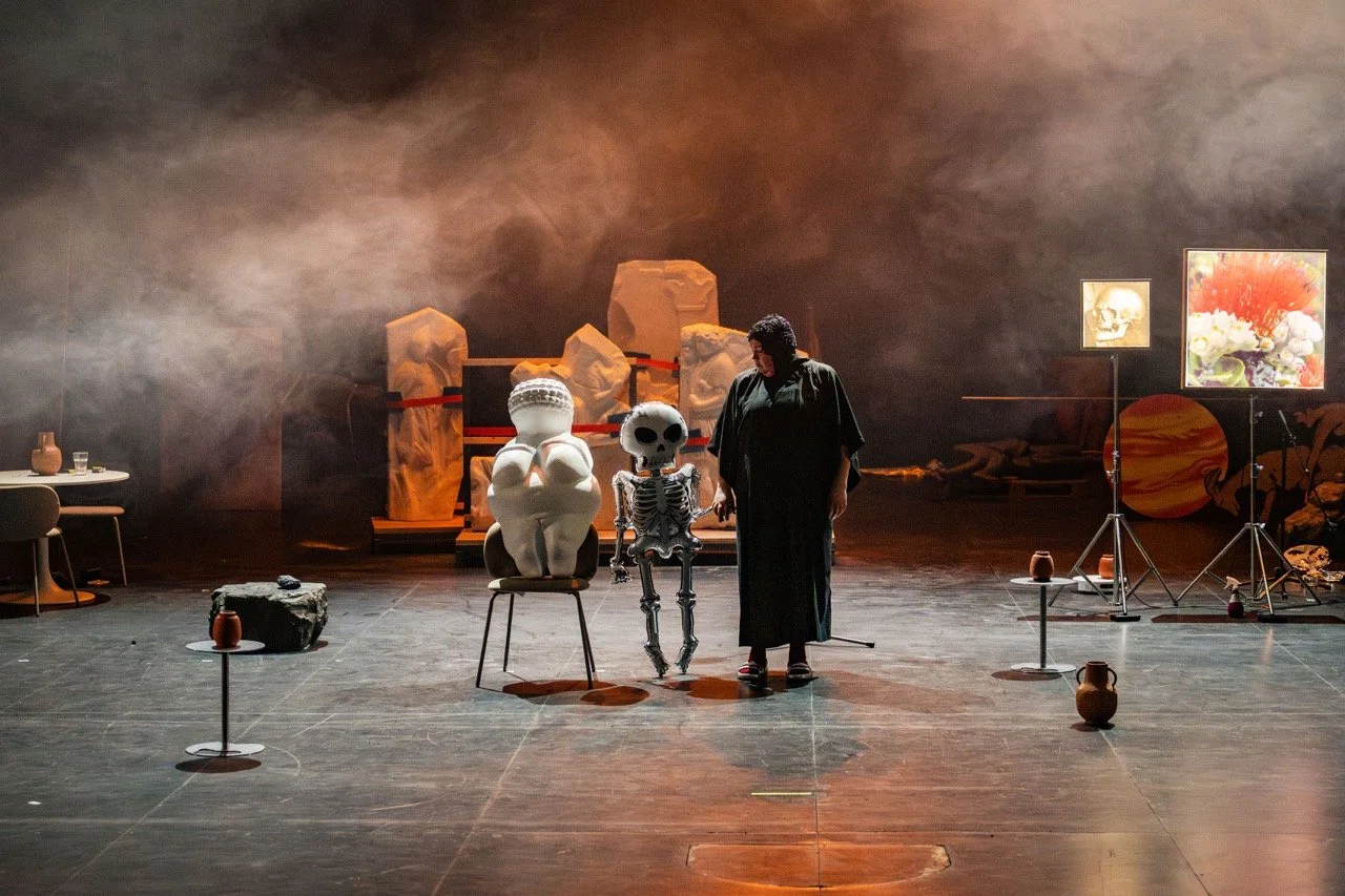 Mantike, Toneelhuis productie.