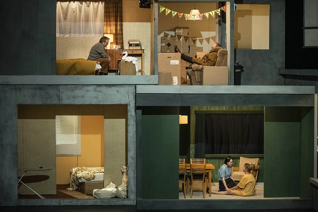 Beginners, Malpertuis.