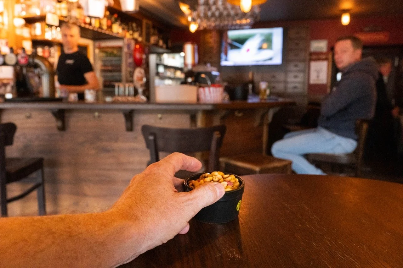 Nootjes op café.