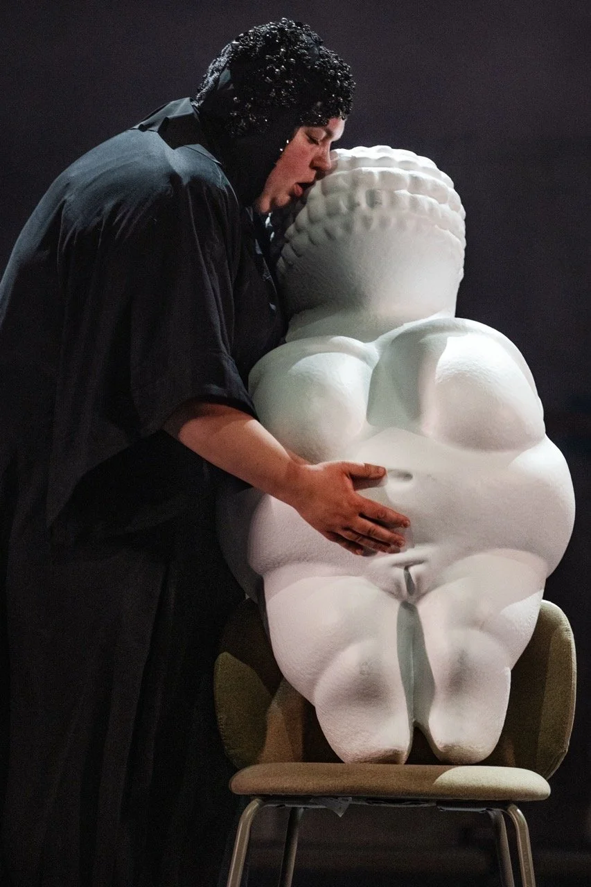 Mantike, Toneelhuis productie.