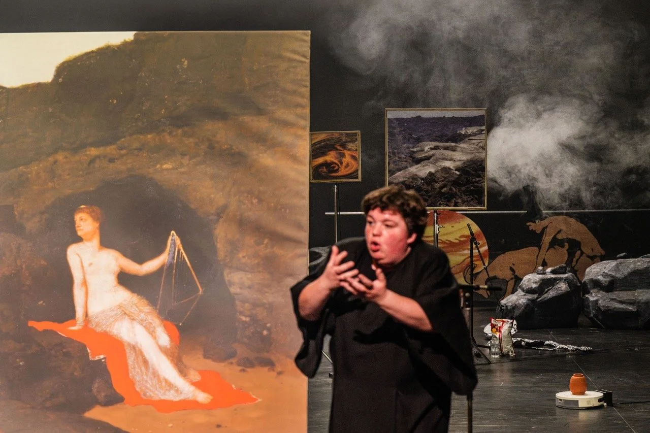 Mantike, Toneelhuis productie.