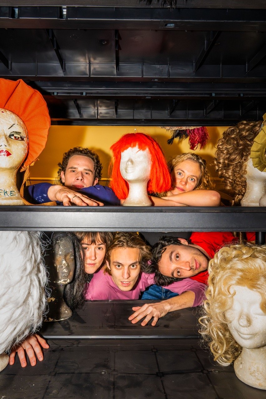 Theatergezelschap Wolf Wolf.