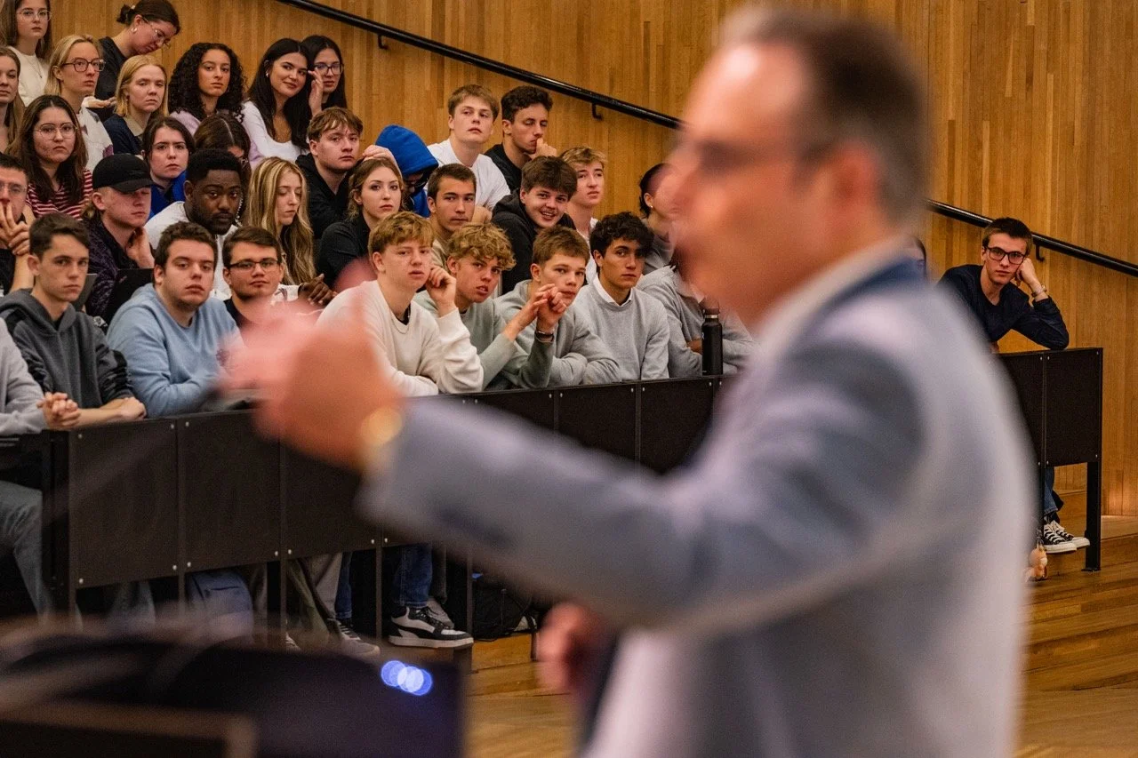 Openingscollege UGent door Bart Dewever.