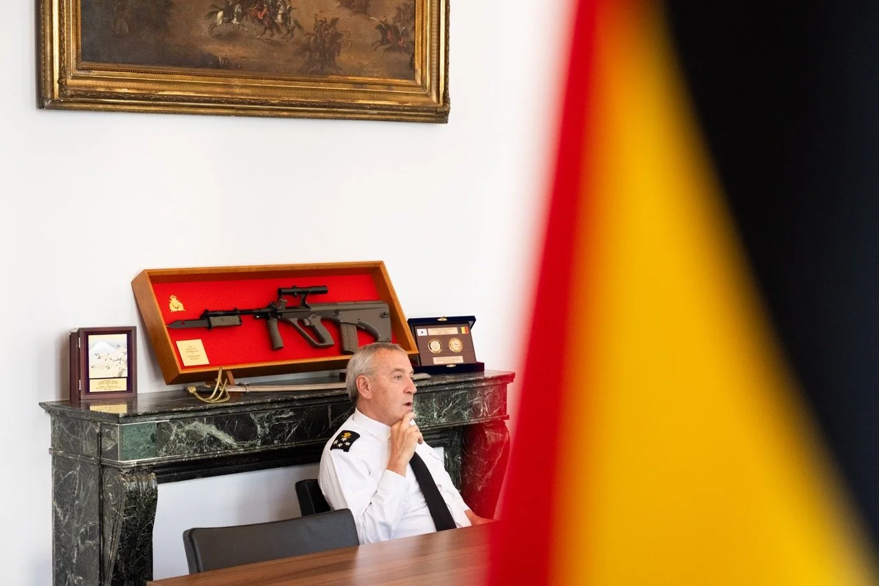 Michel Hofman,Chef defensie.