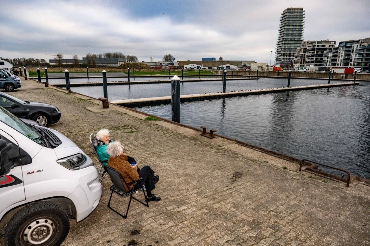 Jachthaven van Oostende is leeg.