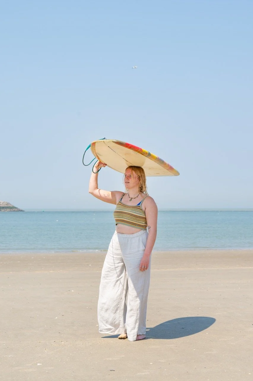 Sam Carton, surfster.