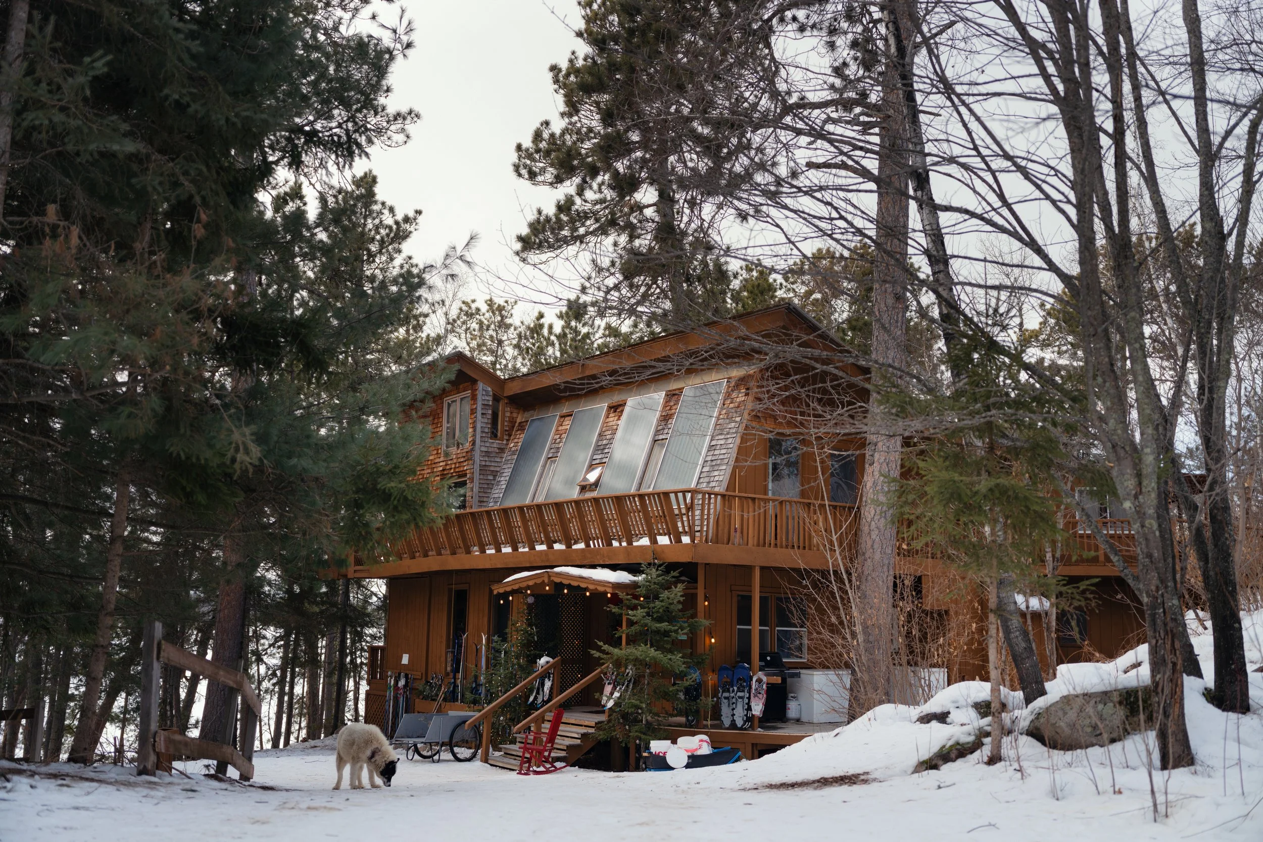 NYT_WintergreenDogsledLodge-Feature_BB209193.jpg