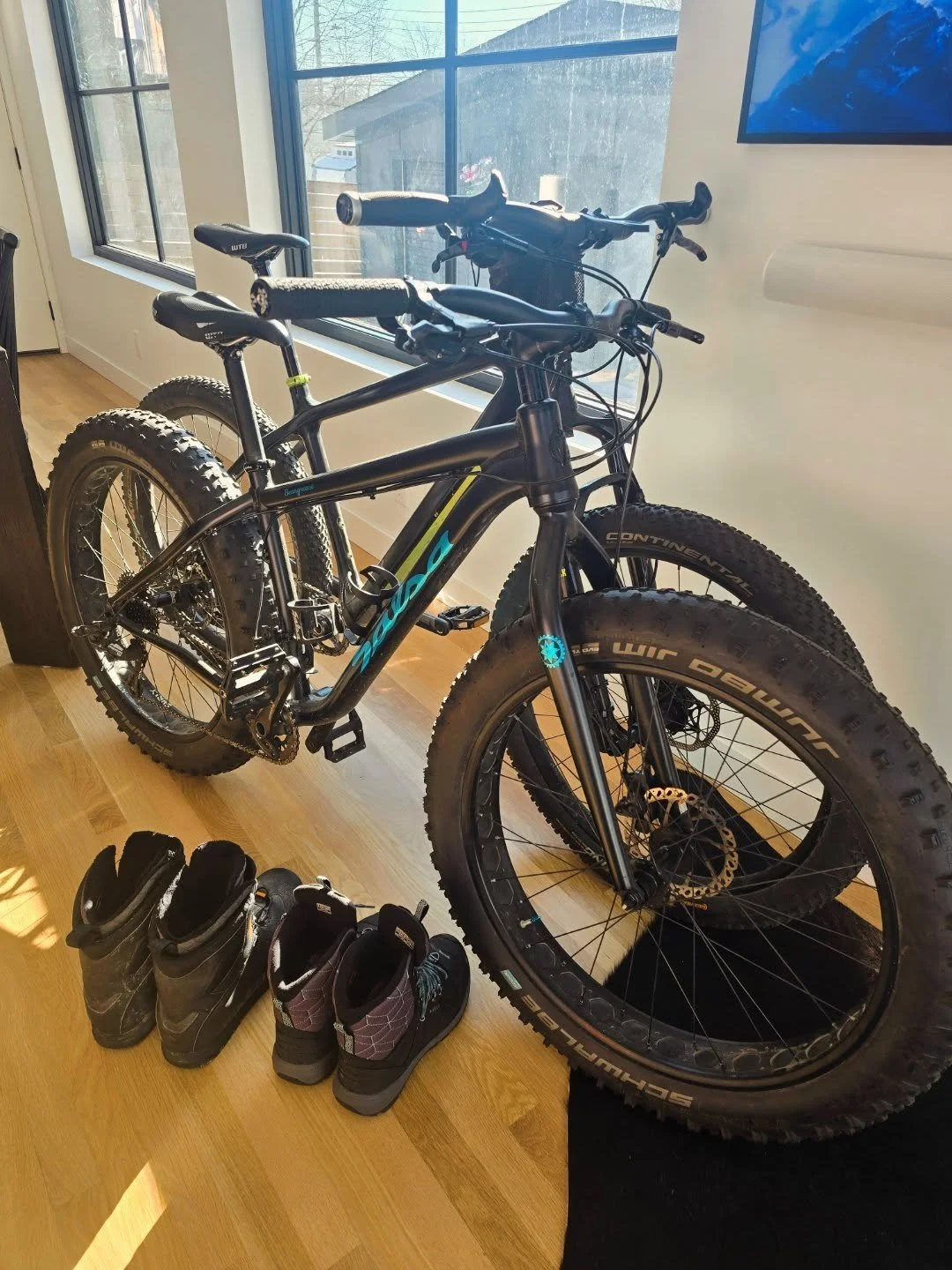 KKD GRAVEL has always been about riding with purpose &mdash; using bikes to show up for something bigger than ourselves.

Nora and I are getting ready to head out for the Pretti Unity Ride.

🚲✊💛

#PrettiUnityRide #RideWithPurpose #CommunityOverFear