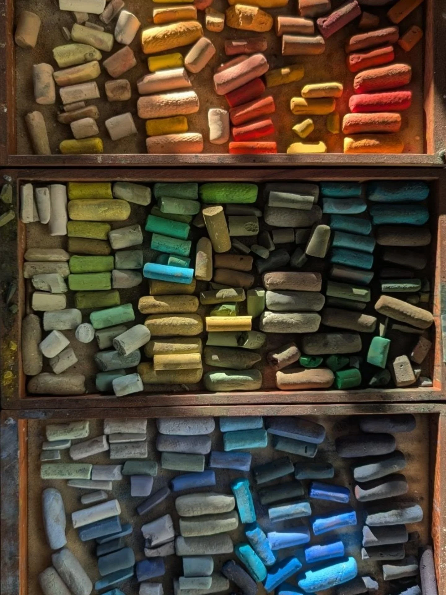 Early morning light again, this time across these pigment gems and jewels ✨ If you're curious, some of these will be with me tomorrow!
.
And...tomorrow&rsquo;s the day! My first-ever market (cue all the nerves and gratitude). 🥹 No one warned me abou