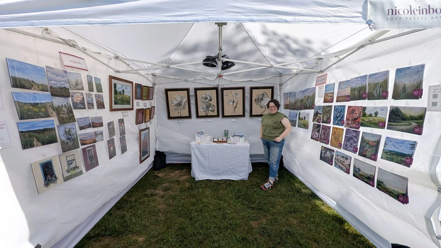 This past weekend's market was such a joy. One of my favorite parts of these events is getting to reconnect with collectors who have supported my work over the years and meeting new collectors who are discovering it for the first time.
.
I loved hear