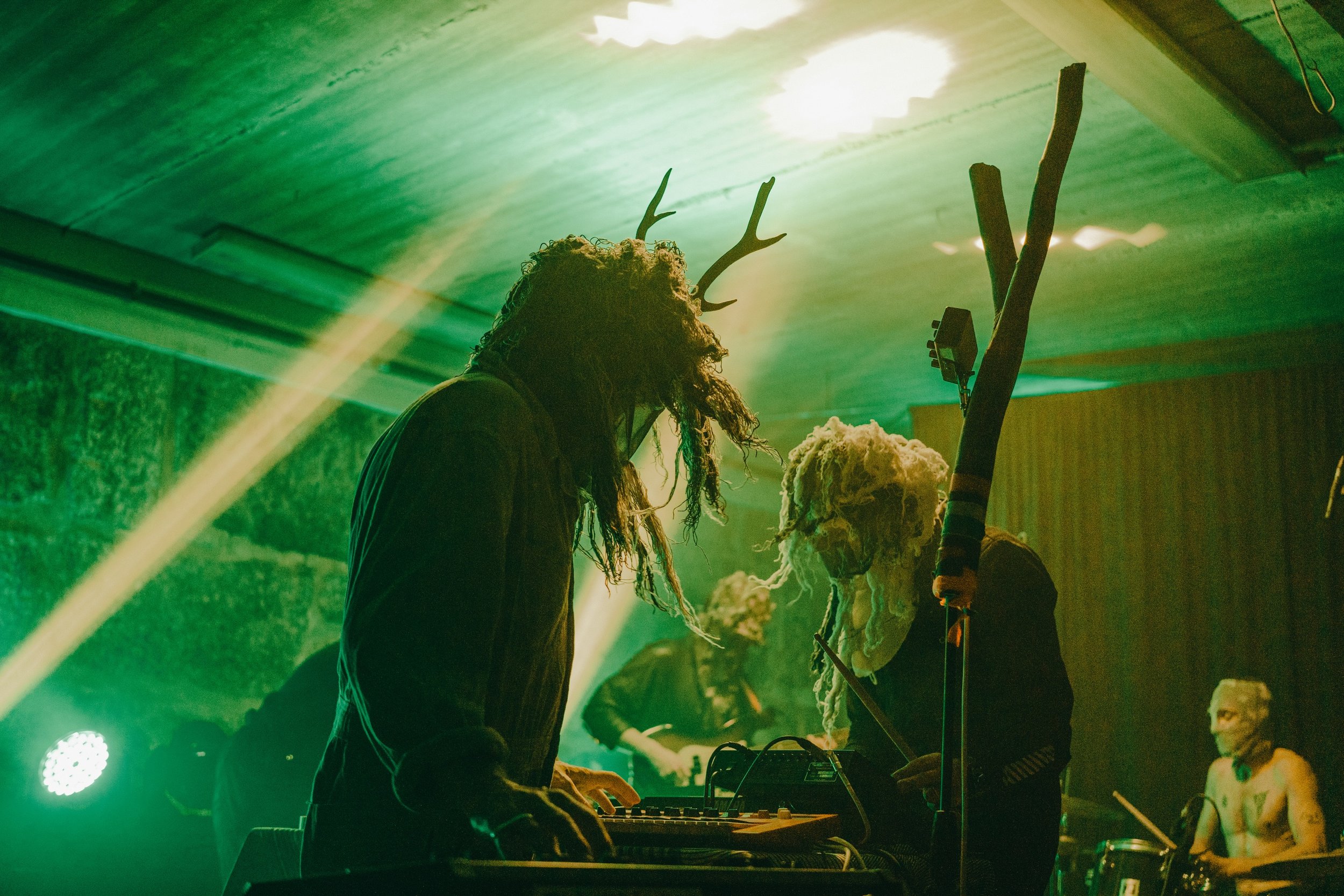 OUBLA-SNAPPEDANKLES2.jpg