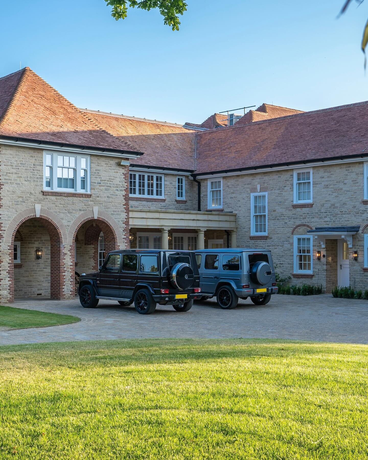 Some stunning shots from a project with @wearedreamweaver last summer at this incredible property 🏡 #luxury #property #home #photography #video #contentmarketing