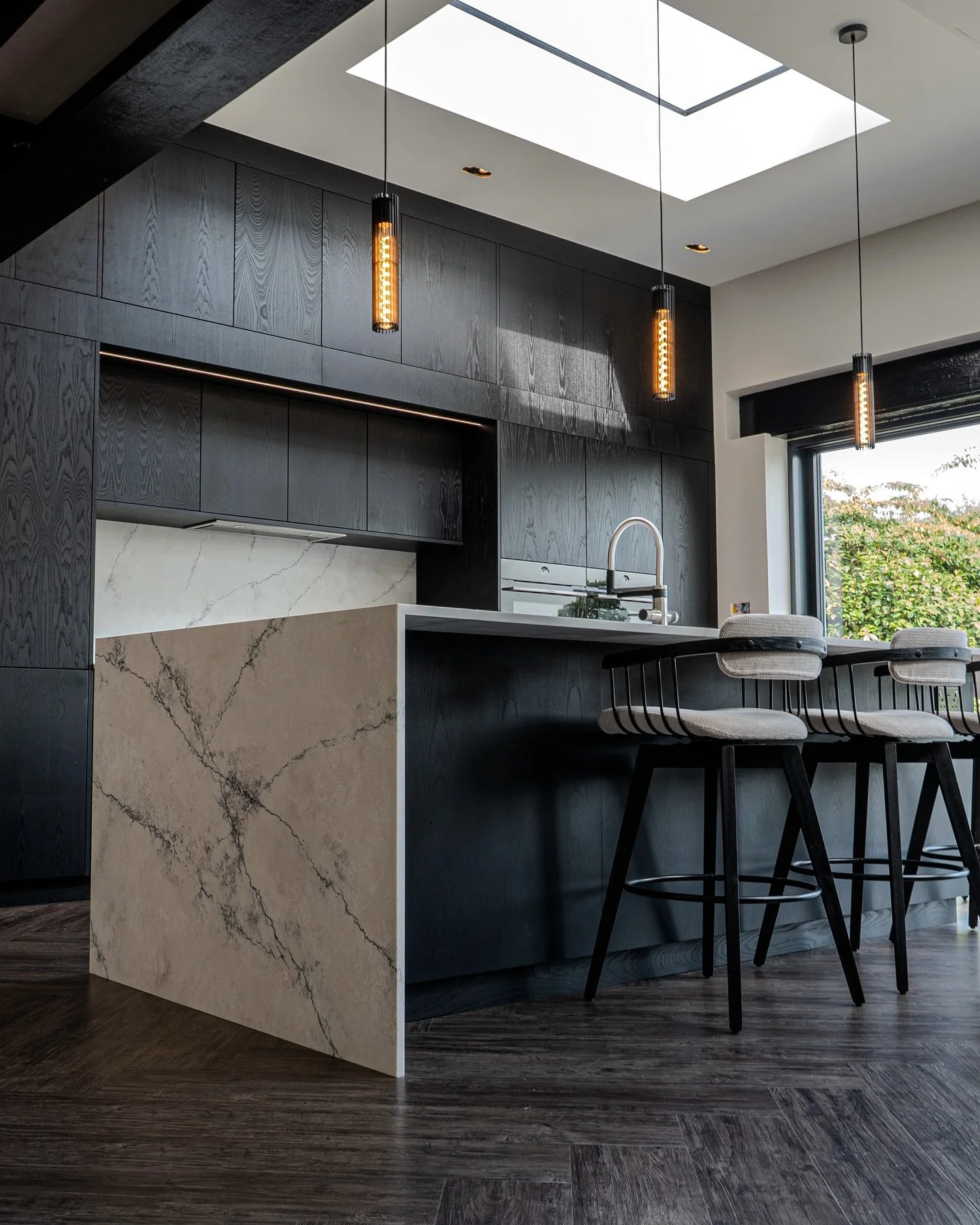Latest work for @spiresinteriorsessex on this incredible kitchen 📸 

#luxury #property #interior #details #home #kitchen #bathroom #photography #videography