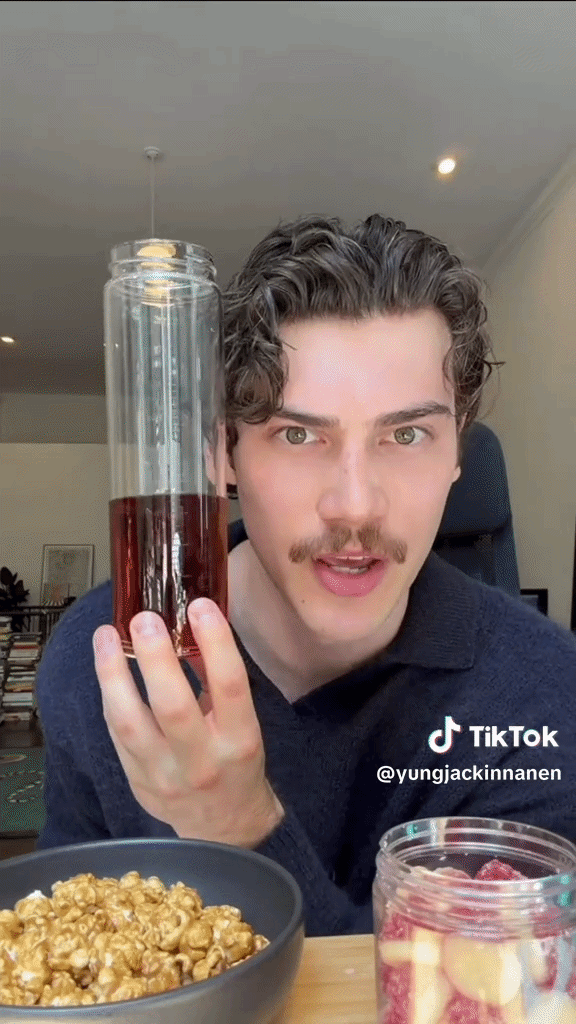 Snack Girl Scent Hunt -  Viktor & Rolf