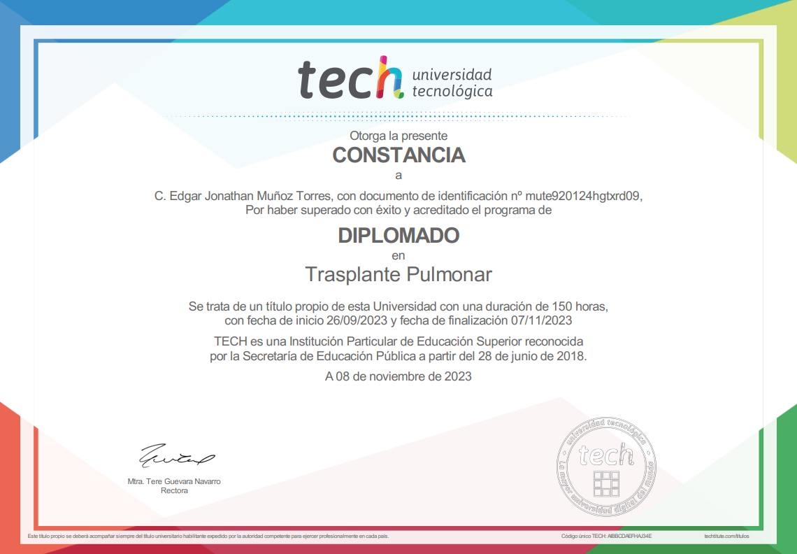 Certificado de diploma con logo de universidad tecnológica y sello, con detalles en colores verdes, azules y naranjas.