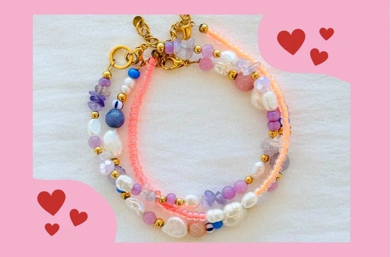 Bunte Glasperlenarmbänder mit Süßwasserperlen