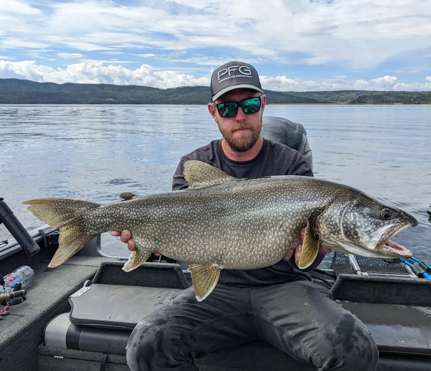 Fun few hours on the water with some good buddies!
.
.
.
.
.
.
.
.
#grandcounty #colorado #rockymountainnationalpark #granbycolorado #laketrout #catchandrelease #familyfishing #rockymountains #DaybreakOutdoors #mountains #clamoutdoors #vexilarinc #sm