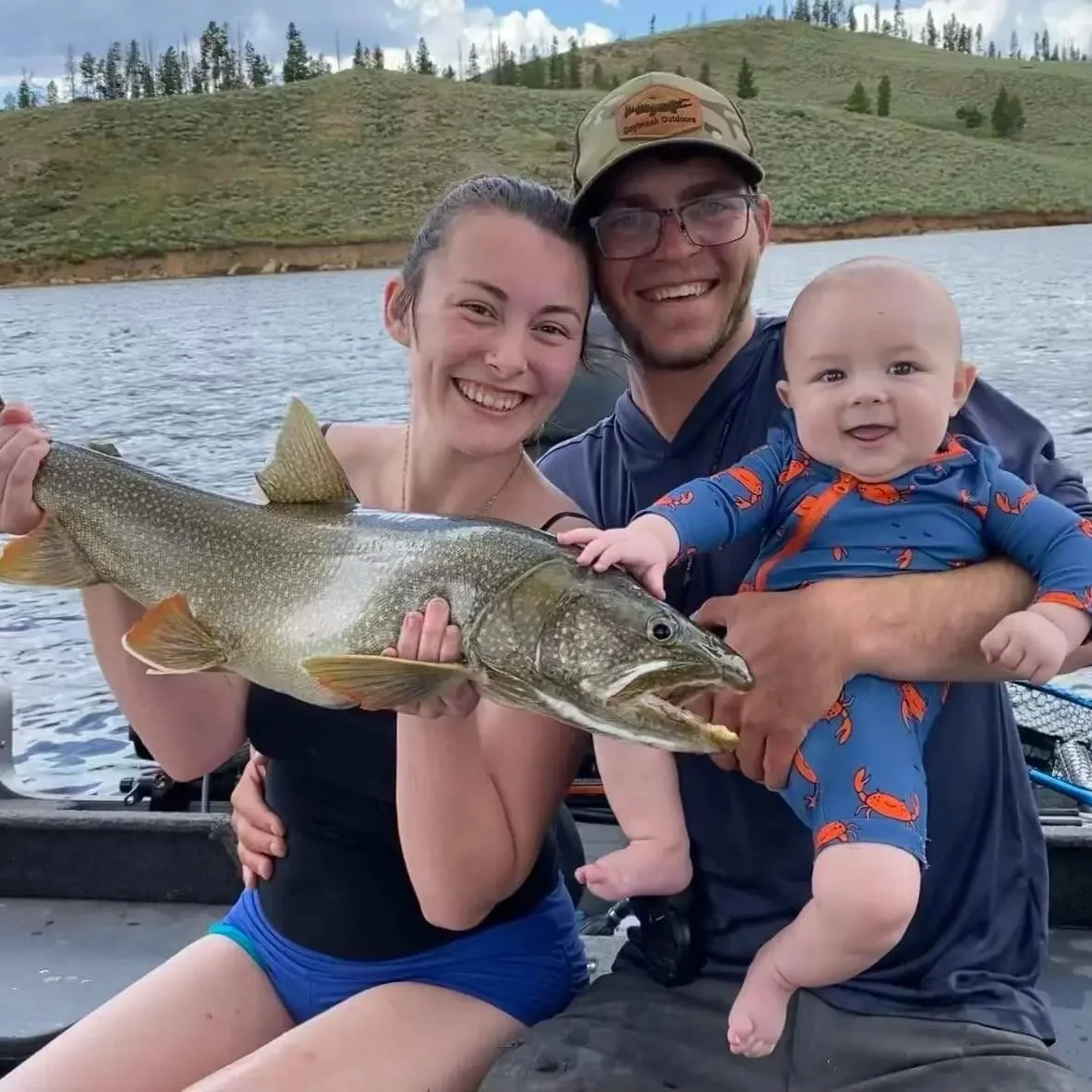 A fun afternoon on the lake with the family! Weston got his first boat ride on freshwater and Ayla and funkle Brendon caught some nice fish! 😁