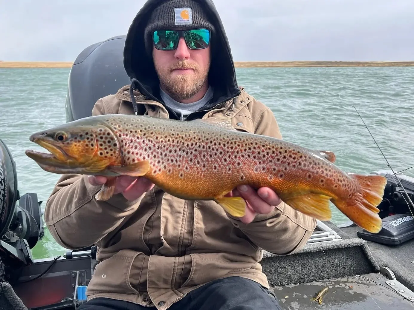 A fun little fishing mission with the homies! 
.
.
.
.#DaybreakOutdoors #goodfriends #clamoutdoors #coldandwindy #browntrout #rainbowtrout