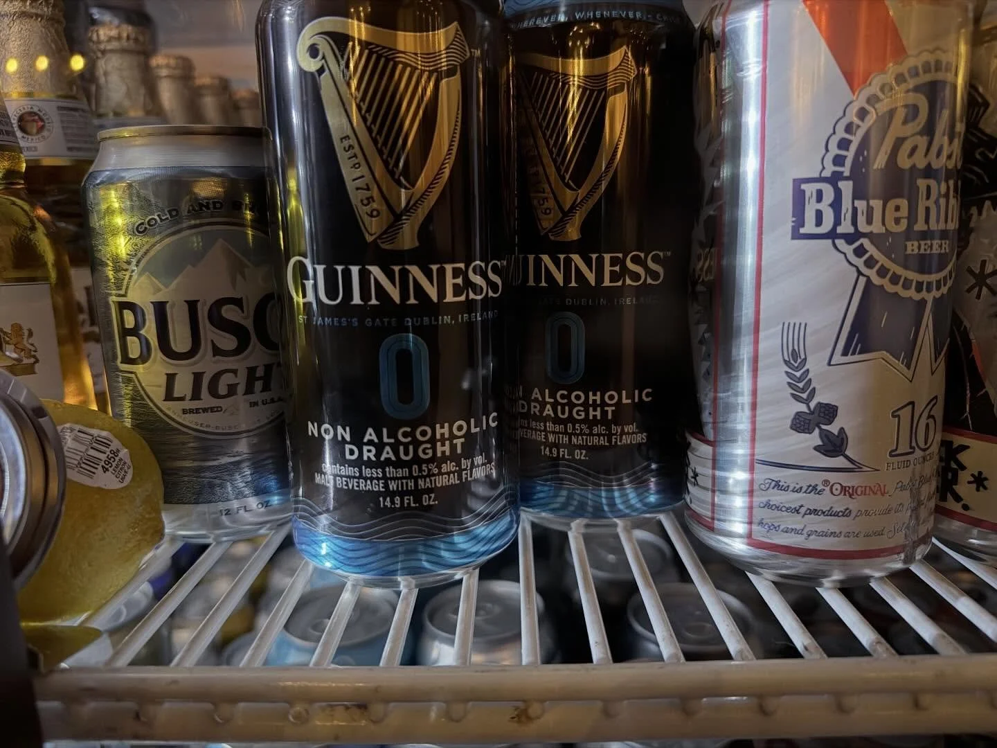Guess who&rsquo;s back 👀!?
NA GUINNESS IS BACK. Drop in for our open mic tonight at 6pm and crack a cold one!

#ameliaislandevents #fernandinaevents #nabeer #openmicnight #artbarflorida