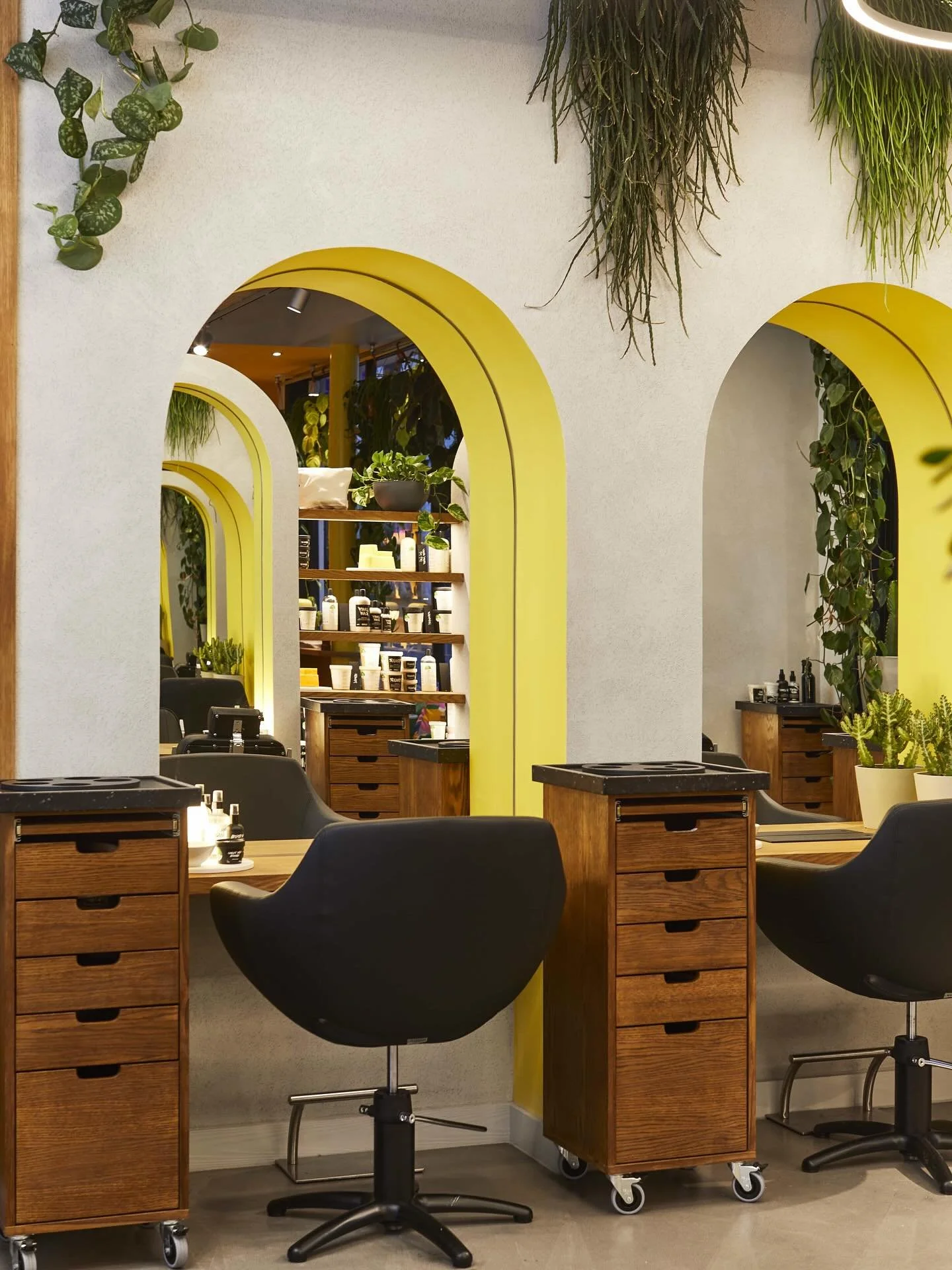 Looking back at our collaboration with LUSH 🛁 
A couple of years ago, we worked on this standalone hair salon in Brighton &mdash; full of soft curves, warm wood panelling and joyful colour. Lush always brings a breath of fresh air to the high street