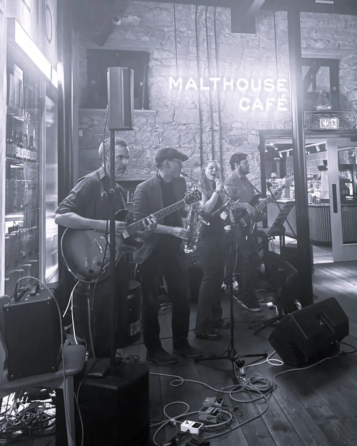 We had the most wonderful time last week launching @feastcork at the Jameson Middleton Experience. Thanks to the amazing @cristina_condrache for filling in on vocals with us at such short notice. 

Upcoming gig dates online visit our link in bio 🔗

