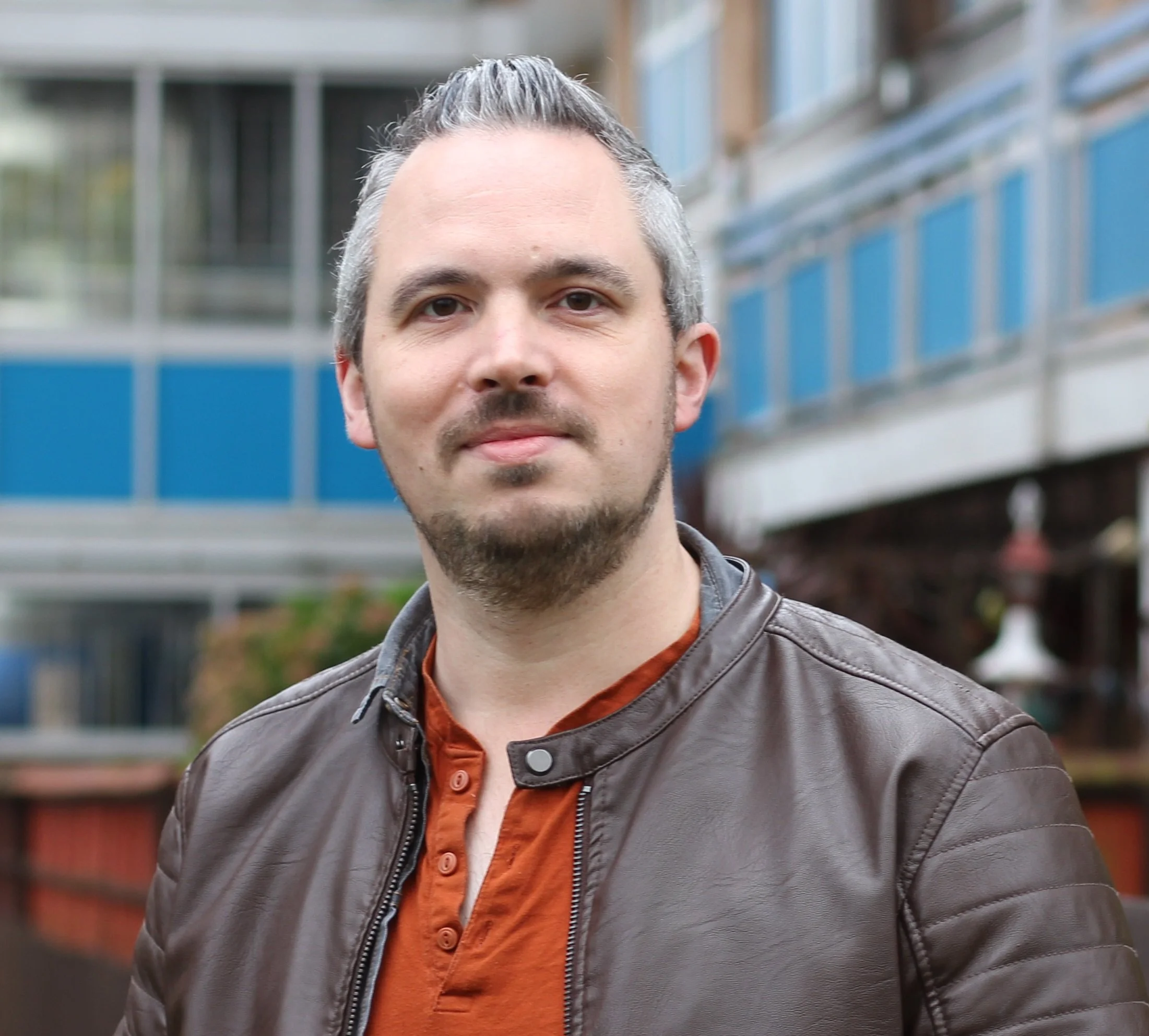 Author Interview with OLIVER LEA