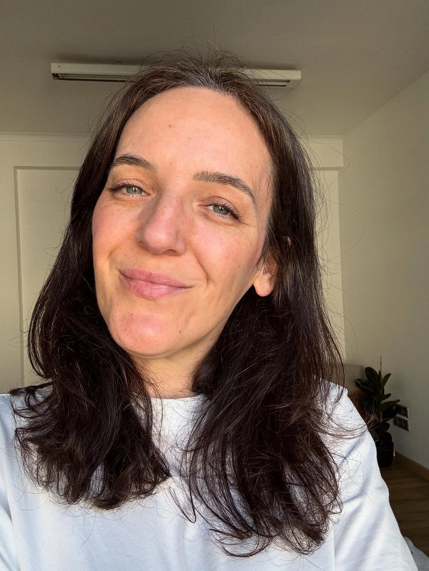 Hi 👋🏼 
Here&rsquo;s my skin in all its 41 year old glory. Every smile, frown, late night, early morning and quite a few too many minutes of sun and sunbed exposure is evident on this skin.

To be honest, I really don&rsquo;t think it looks too bad 