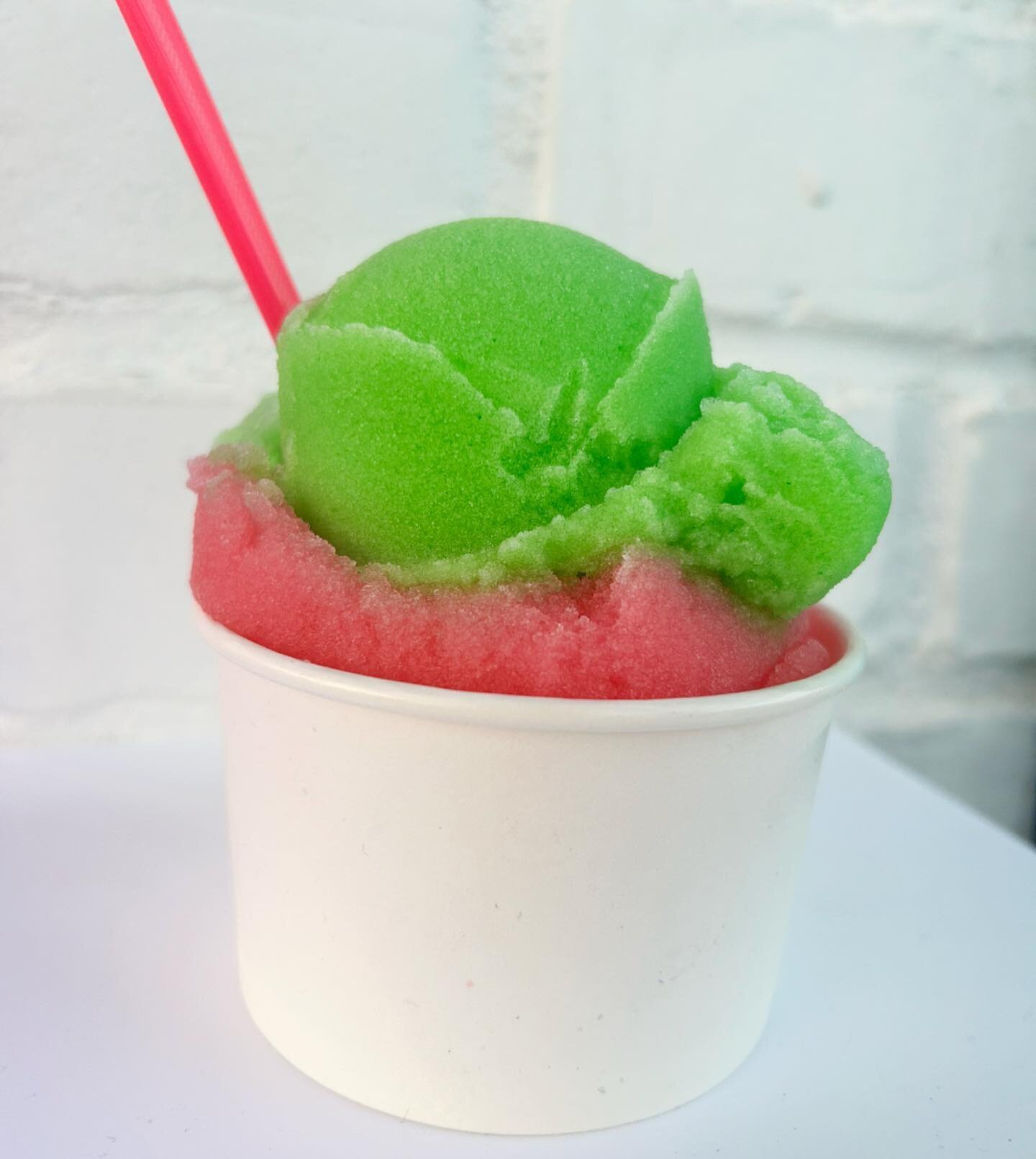 Sour apple + Bubble gum from the best (@lemonicekingofcorona) 
Feels like summer today with this beautiful weather &amp; tasty ice combo!