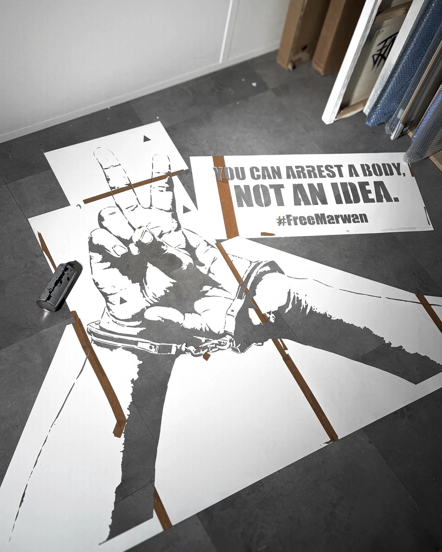 Where Peace is silenced, art speaks. 🕊️

Upcoming wall in collaboration with @creativedebuts 

#freemarwan #stencil #pochoir #streetartparis #stencilstuff