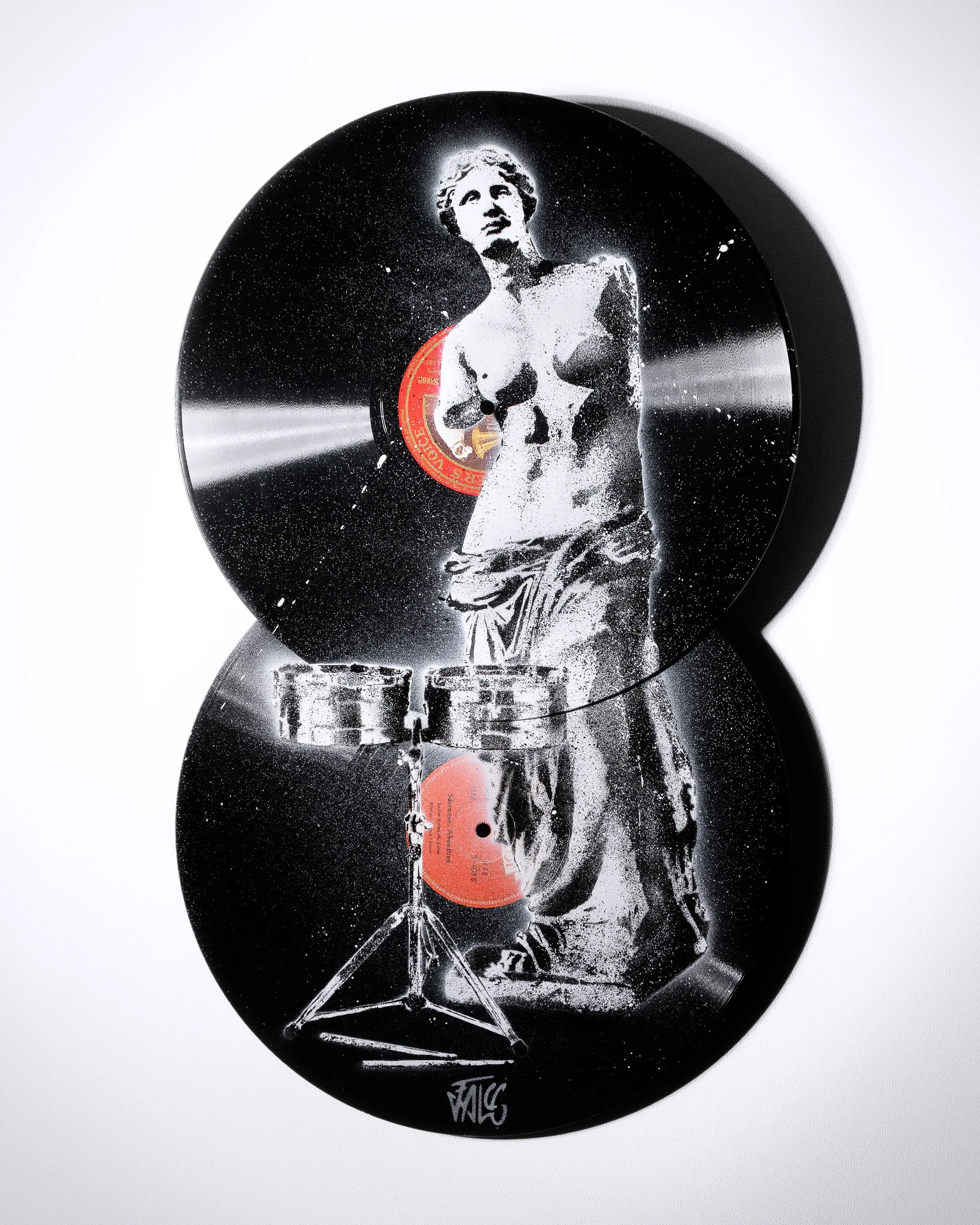 A quick fun for an upcoming group show celebrating La F&ecirc;te de la Musique, curated by @urban_signature 🥁

#urbansignature #stencil #pochoir #urbanmusic #vinyle