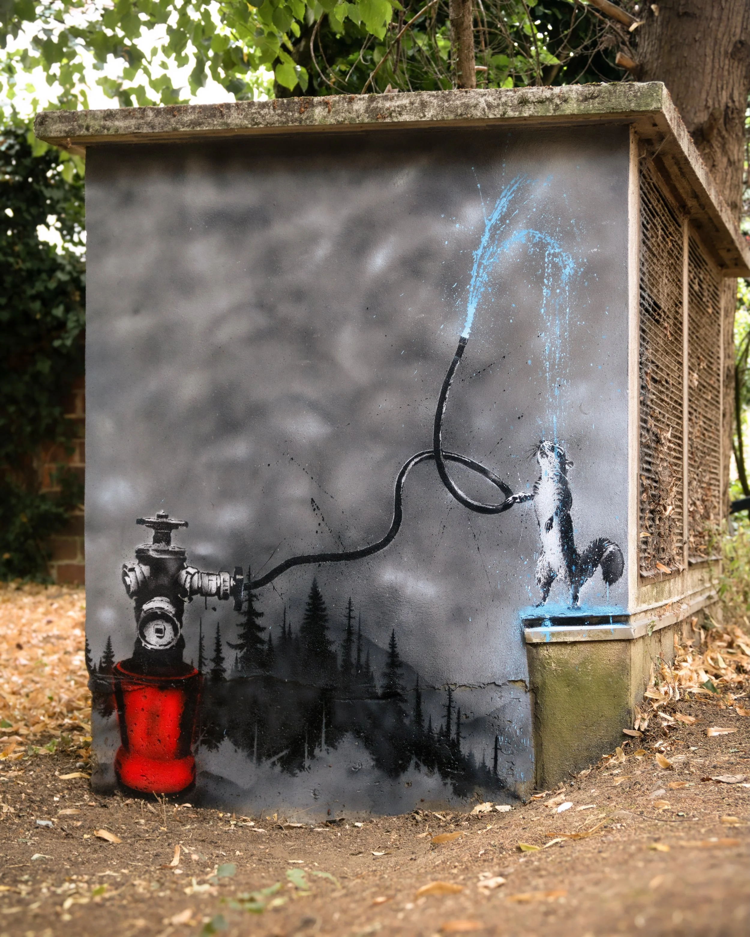 New artwork &ldquo;Climate Climax&ldquo; 

★★★★★
Five-star shower.
Would definitely cool off here again (while humans keep setting the planet on fire). 🛀

#streetartparis #urbanart #climatechange #climatecrisis #globalwarming @mercyforanimals @assoc