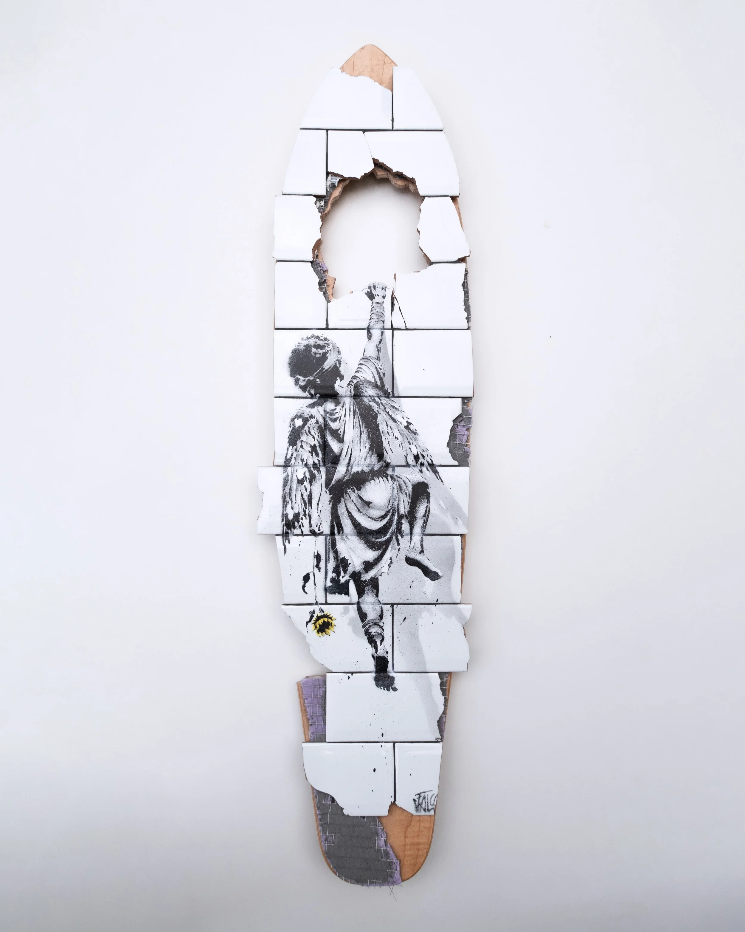 "Peace Out" 🌻 

Premi&egrave;re participation &agrave; @boardstobesolidaire, une vente aux ench&egrave;res au profit du Secours Populaire.

Merci &agrave; @urban_signature pour l&rsquo;invitation !
En salle et en ligne via Invaluable / Art