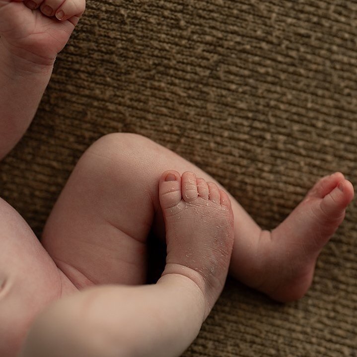newborn toes are the cutest &hearts;︎