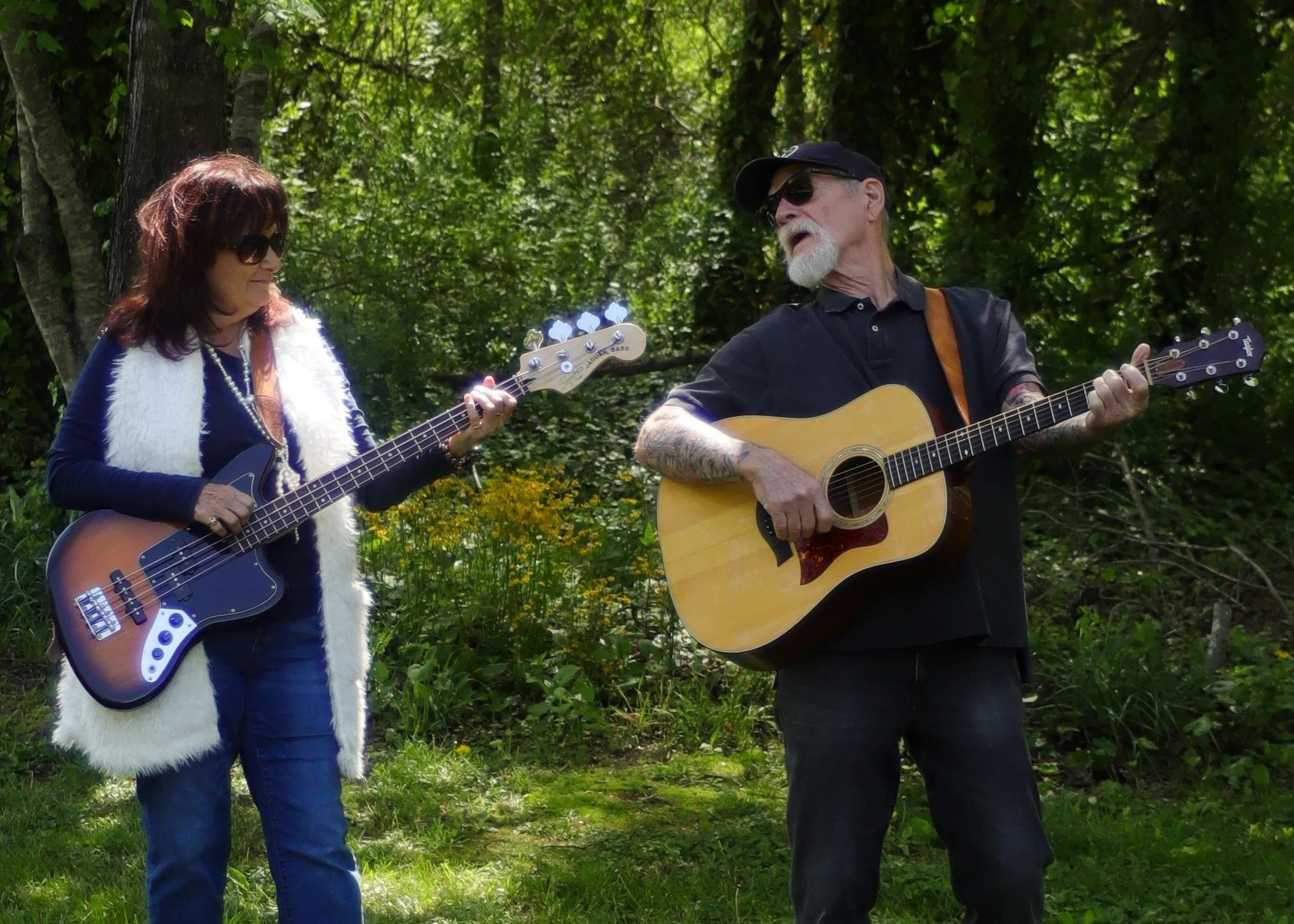 Live Music - Marley's Chain Duo