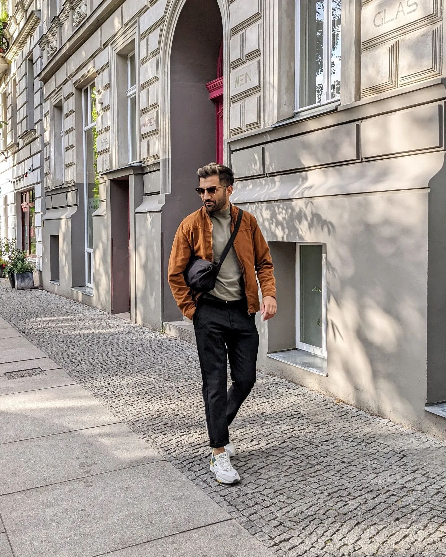 New hair, new me (?) 🌟
.
#berlin🇩🇪 #berlincity #germany #deutschland #prenzelberg #prenzlauerberg #instafashion #outfitinspo #fashionstyle #liketkit #stylefashion #fashionoutfit #outfitfashion #fashioninspo #styleblogb#instagood