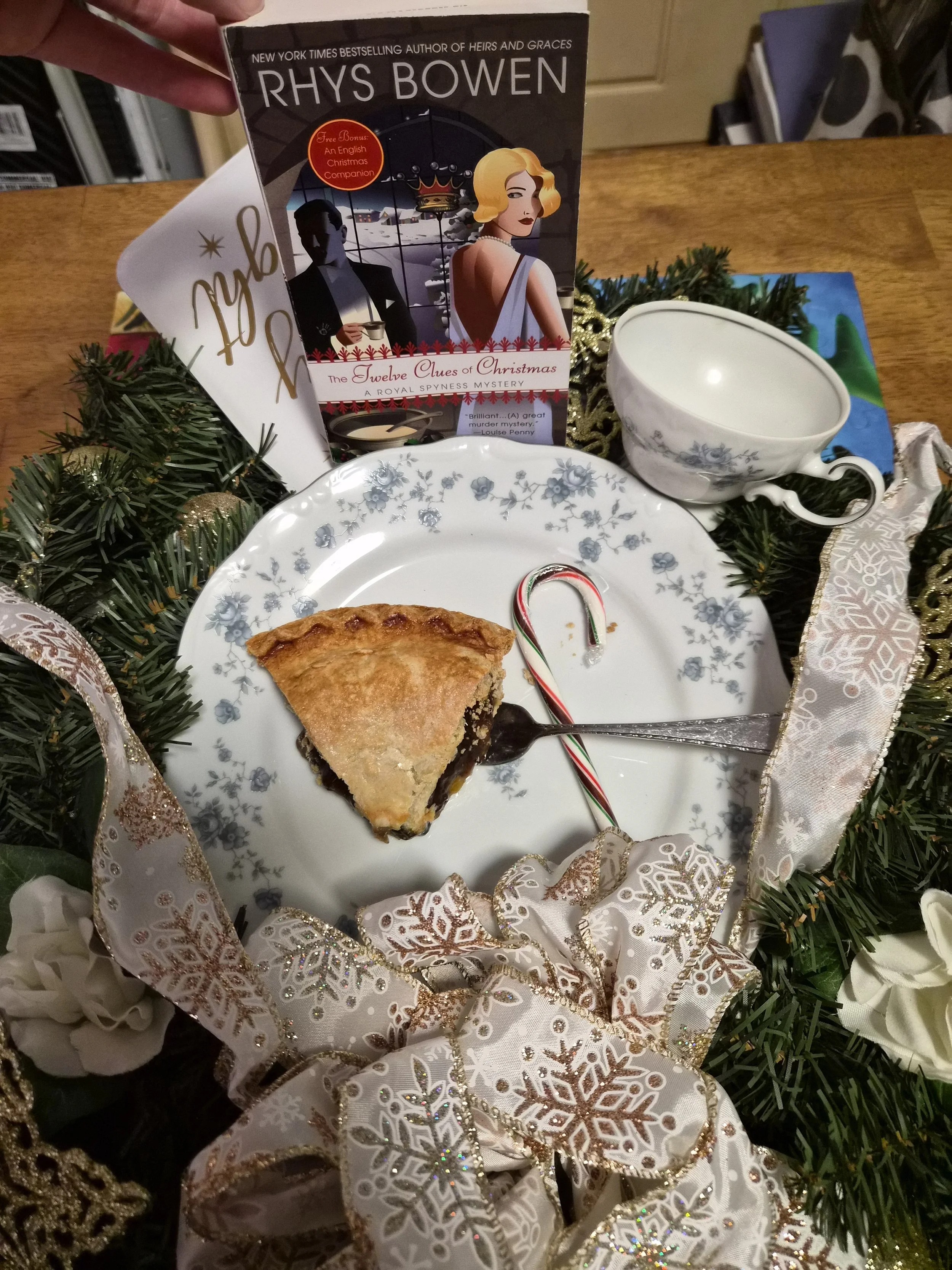 Book Club “The Twelve Clues of Christmas”