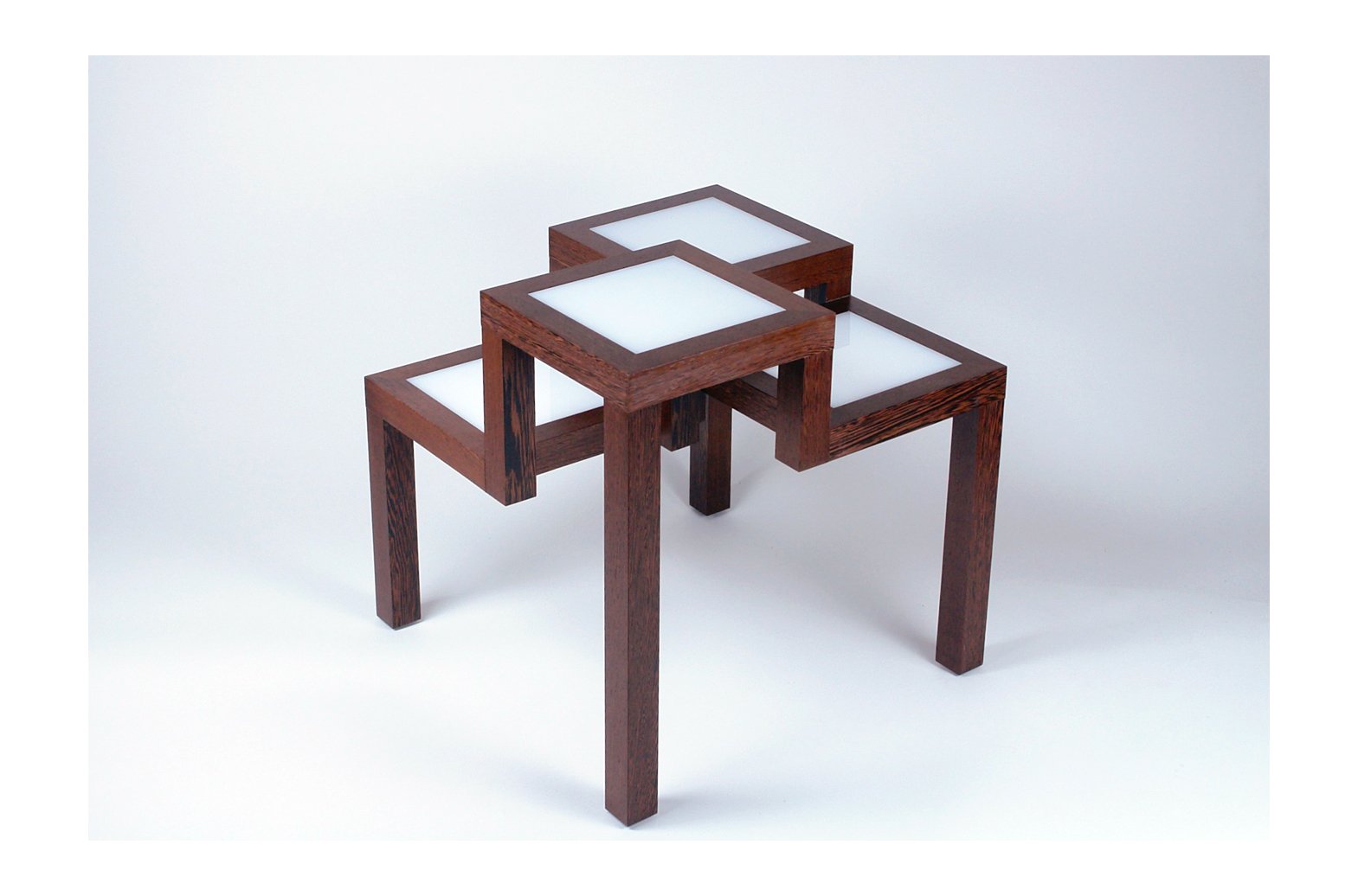 MantisSideTable_01.jpg