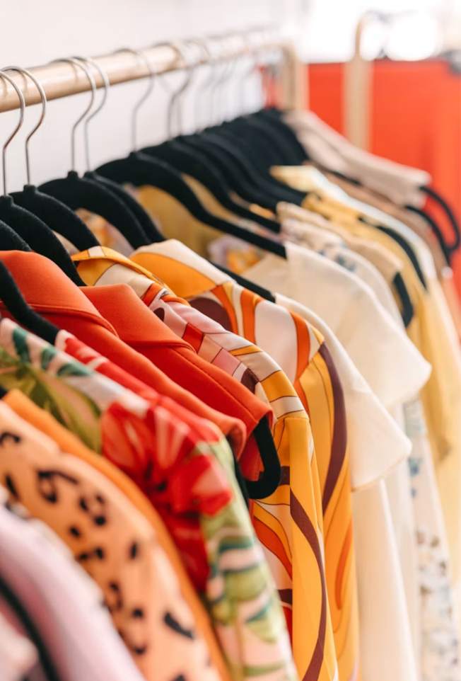 What to Wear in August in Chicago: Late-Summer Outfits &amp; Transitional Style Tips
