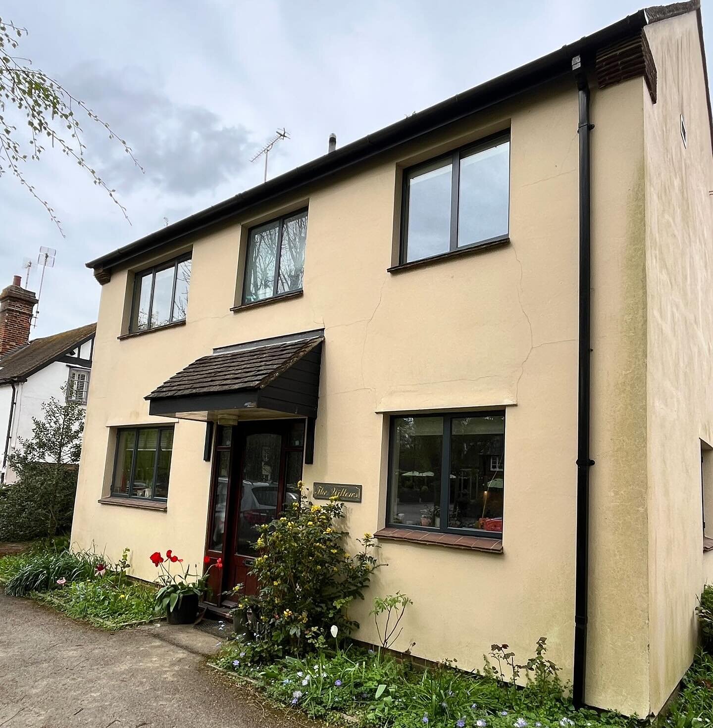 Yes we spray aluminium as well! 

We finished this house last week, giving the aged aluminium windows a makeover, modernising the house 🏡

DM us for a quote today 

#spraypainters #aliminiumspray #windowspray #windowrespray