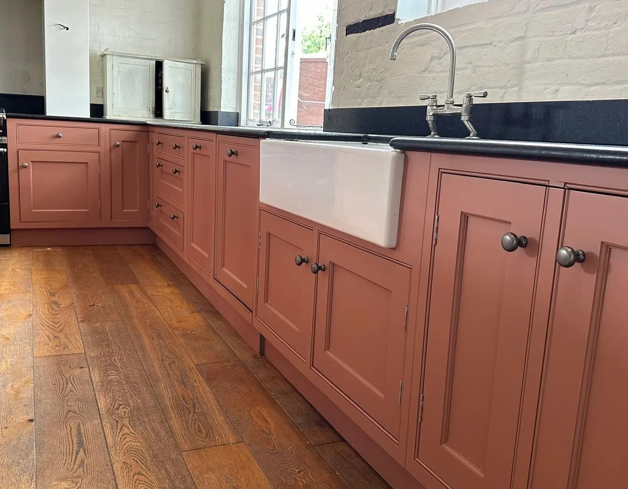 Colour makes all the difference 🎨

One of our respray&rsquo;s this week colourmatched to @edwardbulmerpaint &lsquo;Etruscan Brown&rsquo; 

#kitchensprayerslondon #kitchenspray #kitchenrespray #spraypaintersnetwork #spraypaintersuk #edwardbulmerpaint