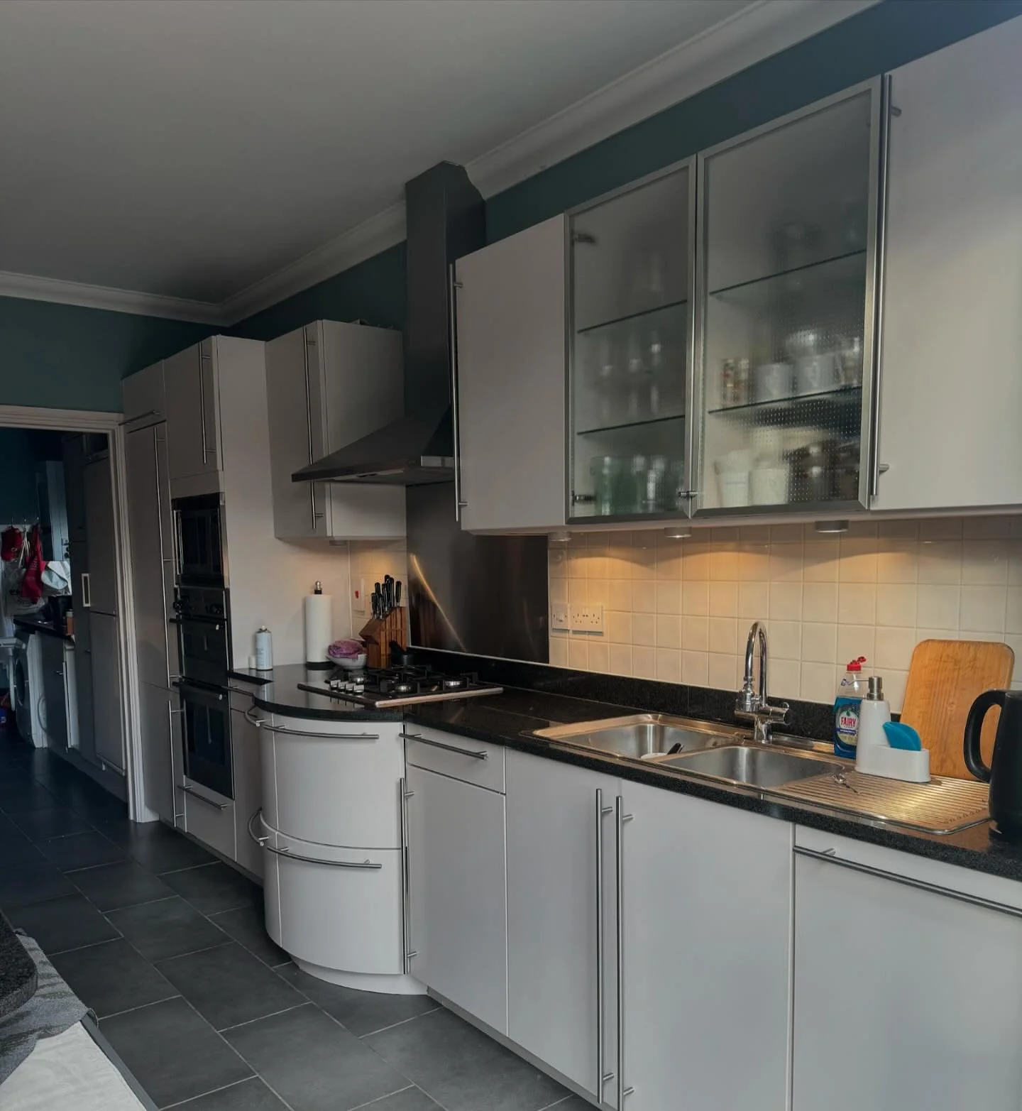Make use of your light 🌤️

A lot of feedback we get is that the whole kitchen area looks bigger and brighter after a respray in a lighter colour. DM us for a quote to transform your most important room in the house 💫

#kitchensprayers #kitchenspray