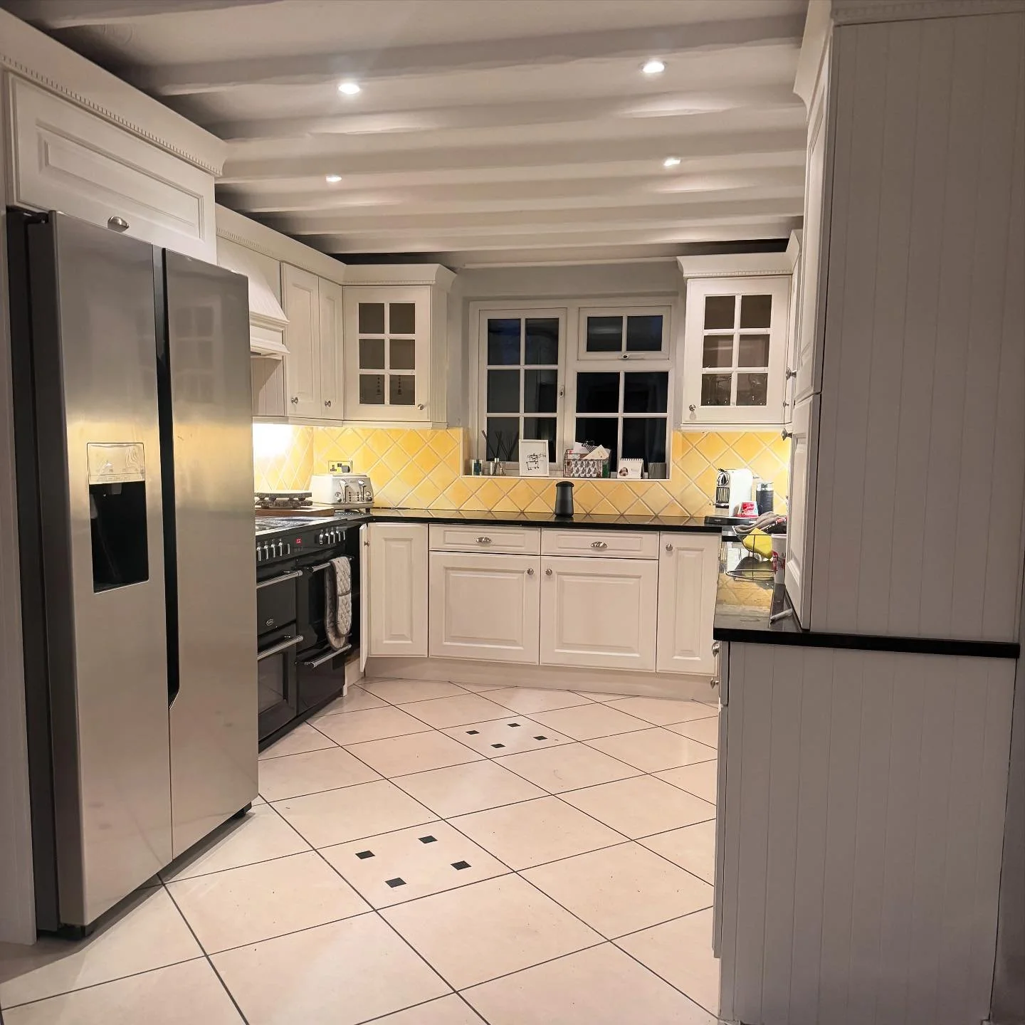 Keep the unique cottage style. Modernise the colour. 💫🏡

This customer has kept all the personality and charm of her cottage kitchen, but updated the colour and handles to make fresh and modern.

Colour matched to &lsquo;Wimborne White&rsquo; by Fa