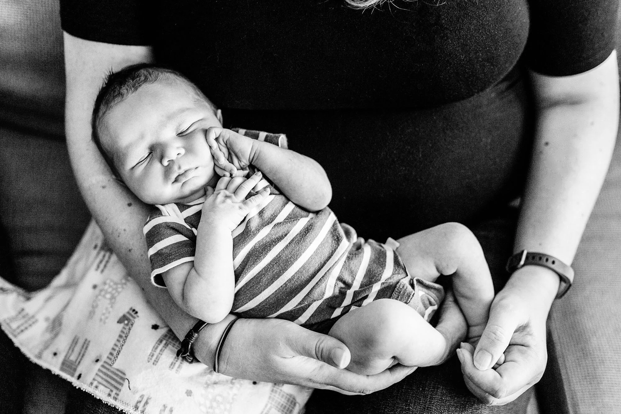 Sacramento Newborn Photographer | A Peaceful Family of Three