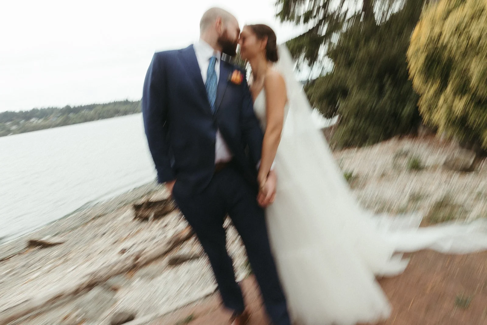 wedding in poulsbo washington by the water