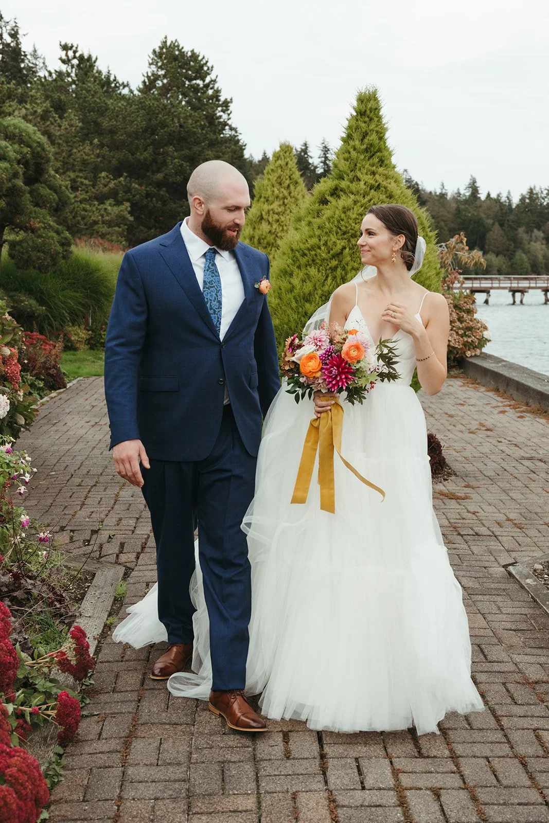 bride and groom photos at kiana lodge