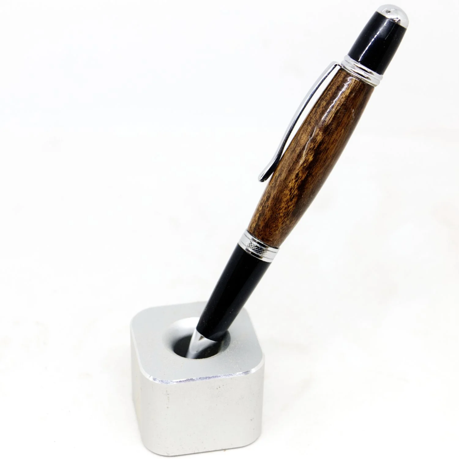Pen 2.jpg